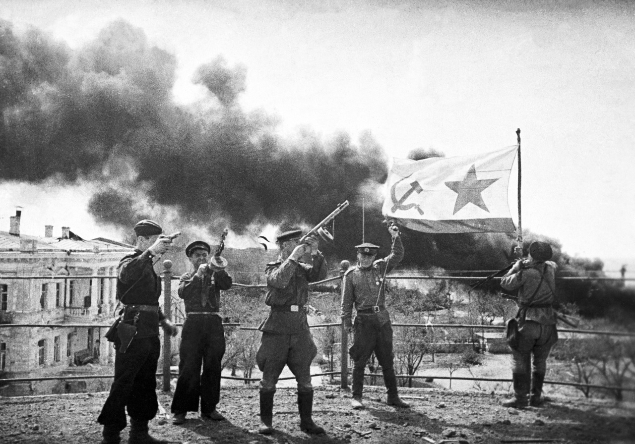 12 мая - Памятная дата военной истории России - День полного освобождения Крыма (1944 год).