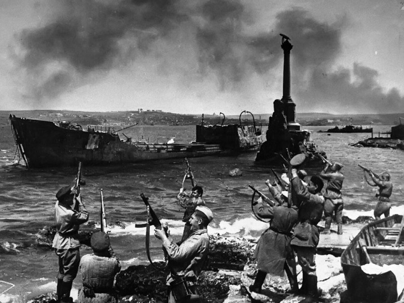 12 мая - Памятная дата военной истории России - День полного освобождения Крыма (1944 год).