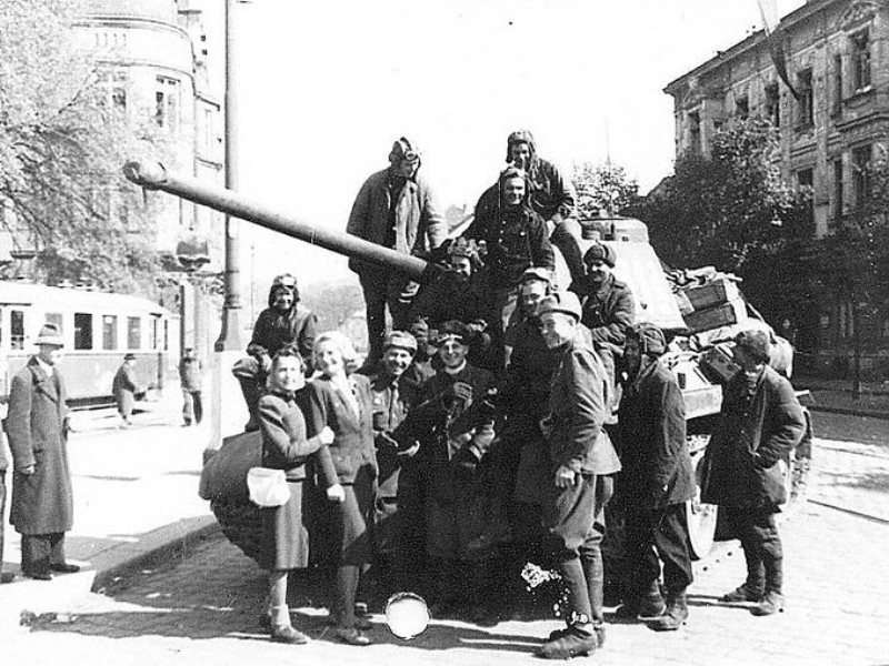 13 апреля - Памятная дата военной истории России - День освобождения столицы Австрии Вены советскими войсками (1945 год).