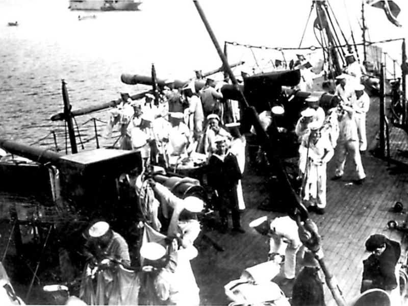 9 февраля - Памятная дата военной истории - День героического боя легендарного крейсера «Варяг» и канонерской лодки «Кореец» с японской эскадрой (1904 год).